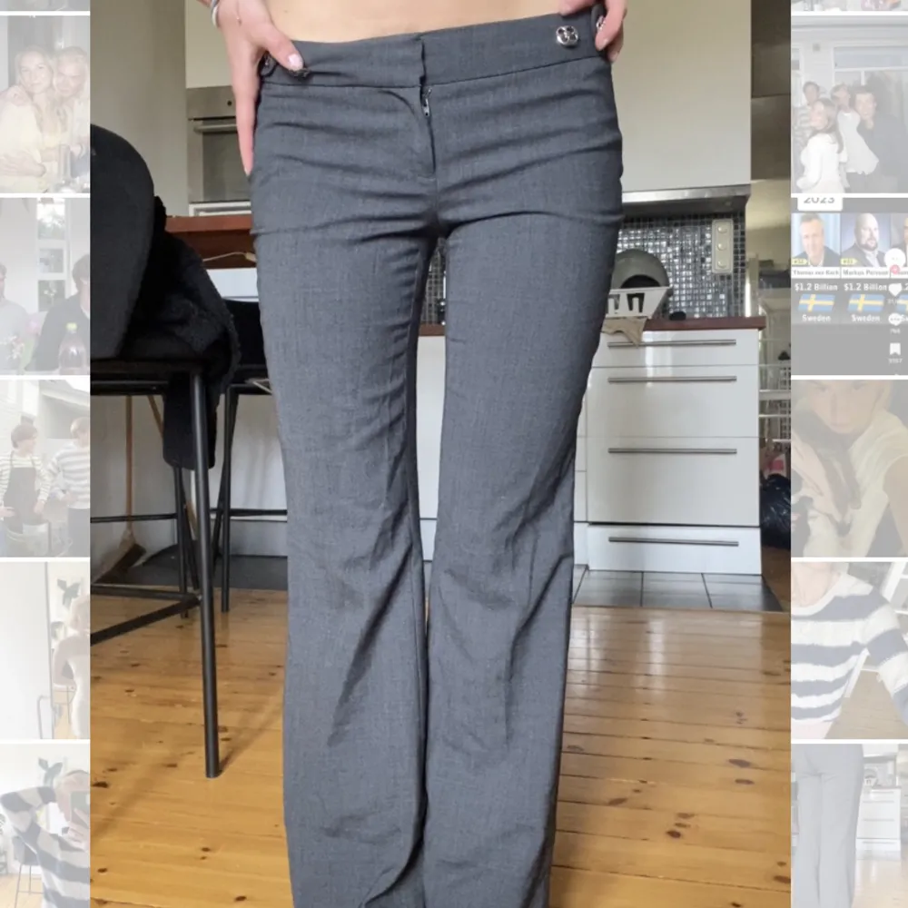 Lågmidjade kostymbyxor! Storlek XS/S Midjemått 74cm och innersöm 78 cm! . Jeans & Byxor.