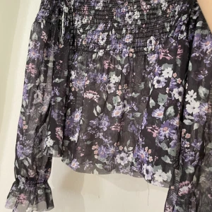 Offshoulder topp - Superfin topp från gina i nyskick!