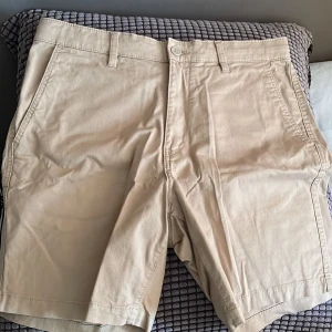 Shorts - Sitter skönt och passar bra nu till sommaren. Regular fit