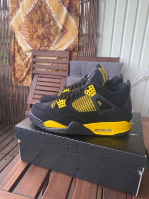 Air Jordan 4 ’Thunder’ - Helt nya Jordan 4 Thunders köpta från Nike! All og och aldrig använda
