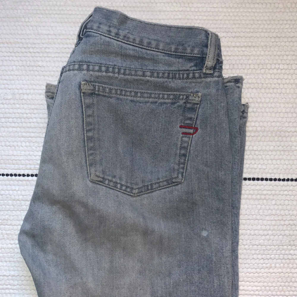 Lågmidjade vintage bootcut jeans från diesel. Skriv för fler bilder! . Jeans & Byxor.