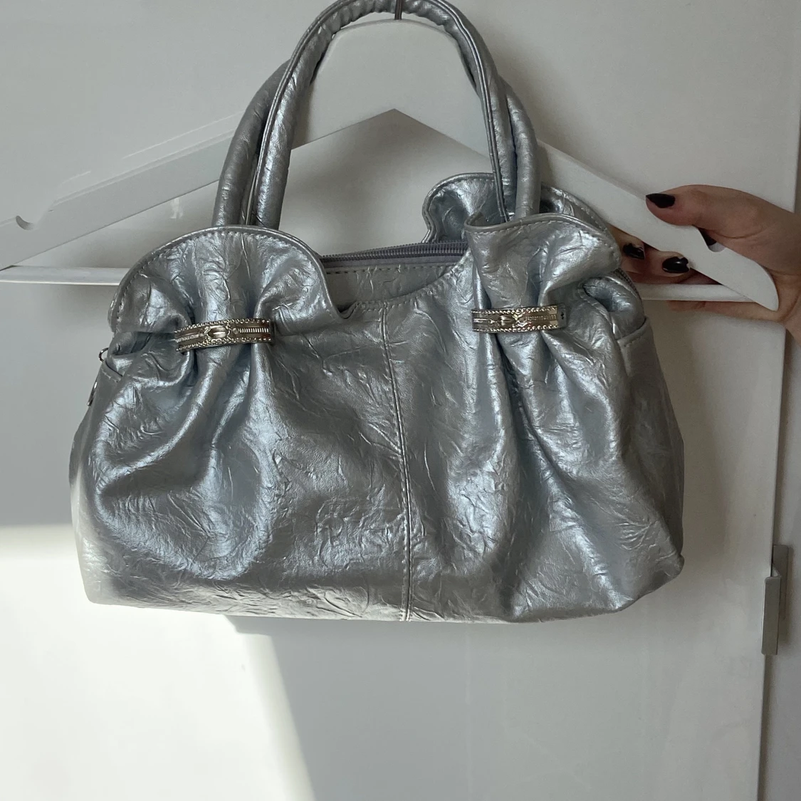 Silvrig väska - 90