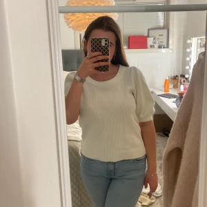 Topp - En vanlig stickad topp från Cubus! Använd 1 2 gånger ❤️