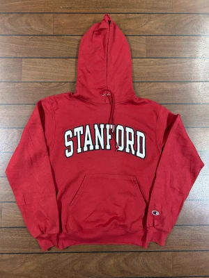 Champion Stanford Hoodie - Snygg Champion Hoodie med brodyr i storlek S! Bara att skriva om du undrar över något🙏
