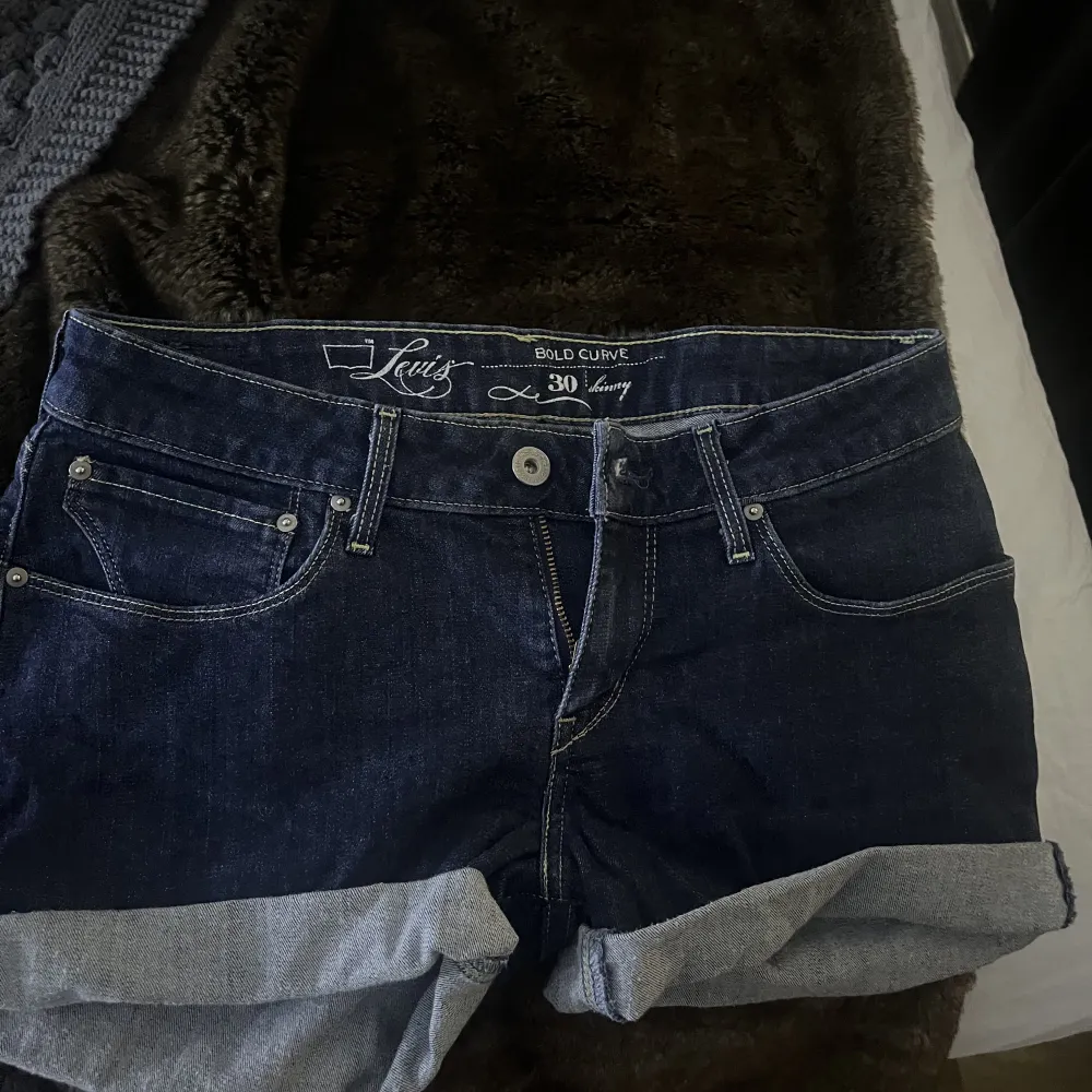 Ett par snygga levis shorts som jag säljer då dom inte kommer till användning.. Shorts.