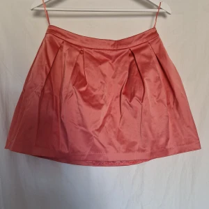 Kjol - Rosa kjol från gina i strl 40, men passar mig som har s