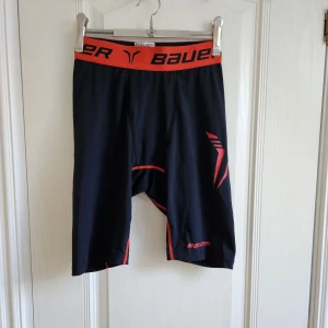 Bauer underställs shorts  - Underställs shorts från Bauer. De är endast använda en gång, och är i superbra skick! Storlek S 