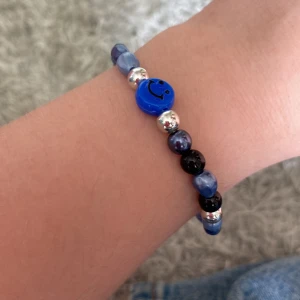 Rymd armband  - Ett arband som jag har 2 av så om man vill ha fler så sig bara till. Man får också ett gratis arband och ring om man vill 