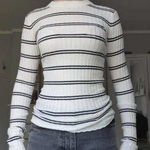 Randig tröja - Fin randig tröja.  Storlek: Xs  Bra skick!