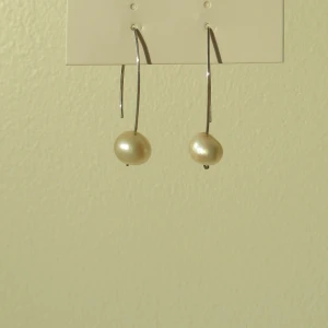 Silver örhängen med pärla - Äkta silverörhängen med sötvattenspärlor