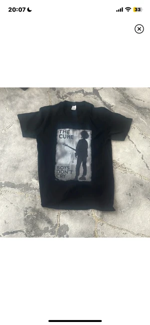 the cure t shirt💋 - bra skick! om ni lika den förut och inte hittar är för att en person tryckte på köp nu o inte visste att ja inte skickar mina varor! köpt från amazon😊