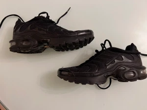 Nike TN - Grymt skick.  Sparsamt använda (kanske använt dom 5 gånger)  Storlek 38
