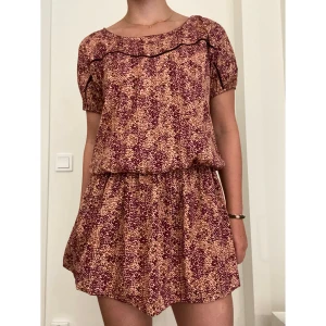 Klänning - Klänning, knappt använd 