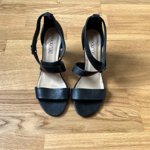 Skinnsandaler,  - Jätte fina sandaler/ äkta skinn, str 40 