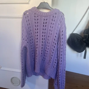 Stickad tröja  - En tröja i storlek S/M