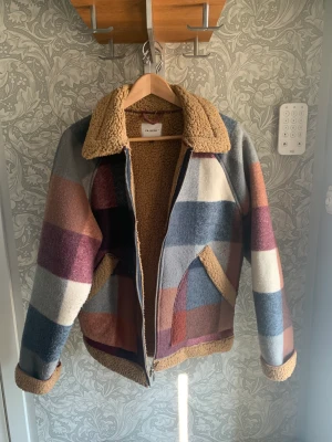 Jacket from VAILENT  - Size L  