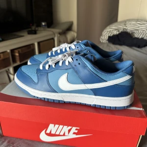 Nike Dunk ”MARINA BLUE” Low - Helt nya - aldrig använda eller testade  Kvitto finns digitalt från Nike  Priset kan diskuteras 