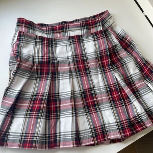 Kjol - Skriv om du har frågor