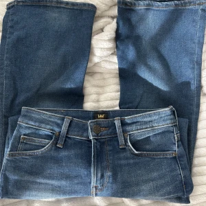 Lee lågmidjade jeans - Knappt använda. Lågmidjade bootcut. Nypris ca 1200.