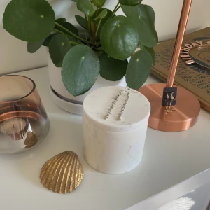 Örhängen❤️ - Dessa handgjorda silver örhängen med små stjärnor säljer jag nu❤️Super fina och passar perfekt nu till sommaren💗