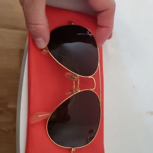 Ray Ban Pilotglasögon - vintage ray ban pilot brillor, liten bit avbruten på ena bågen