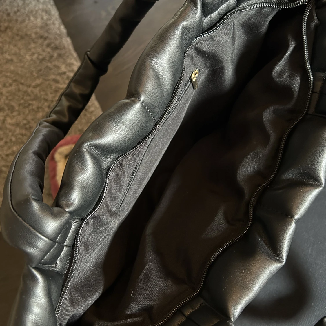 Stor Svart väska  - 90