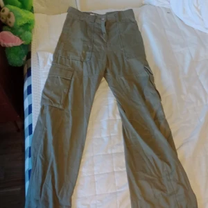 Gröna Cargo-byxor  - Nästan aldrig använda