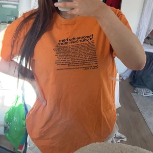 Orange Dirtcult tshirt - Andvänd fåtal gånger