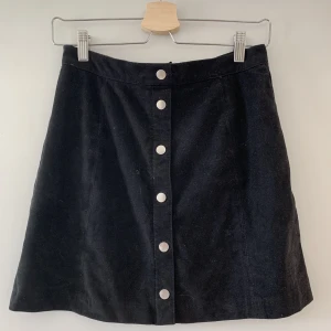 Kjol HM - Se bilder! Köparen står för frakten