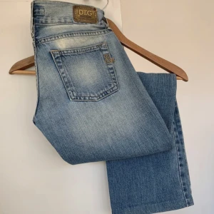 Vintage Dolce Gabbana jeans  - Byxorna är i väldigt fint skick, säljer då de är för små och inte passar mig. 