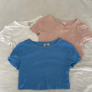 Tre korta t-shirts från hm kan köpas tillsammans eller var för sig 