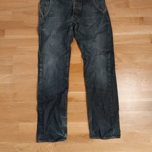 Acne Jeans - Aldrig använda, jeans Acne. Mörkdenim. Inga defekter. Storlek W29 L32