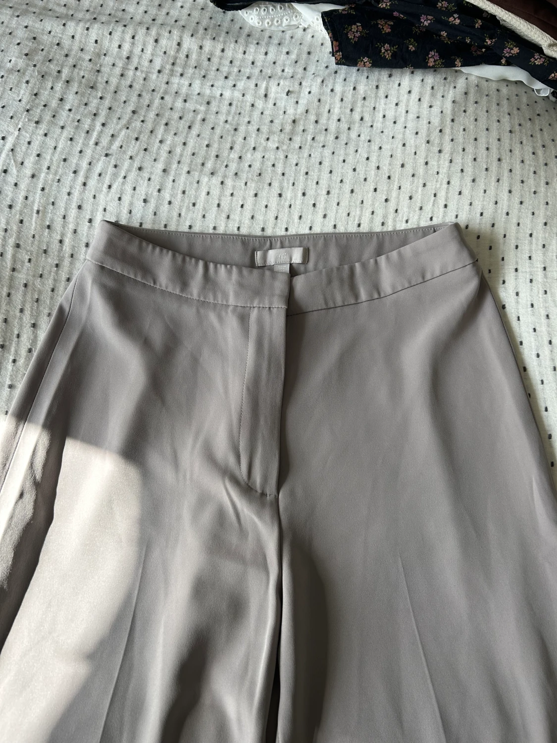 Ljusgrå kostymbyxa