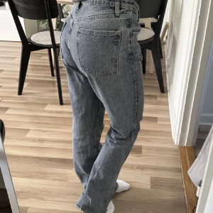 Jeans - Zara jeans strl 36, använda men fint skick, uppklippta så de passar ca 165 cm
