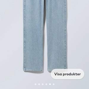 Low waisted jeans från weekday. Dom har blivit för korta på mig (jag är 175cm) kostar 600 kr säljer för 300kr. 