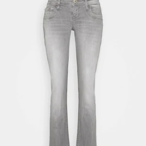 Ltb jeans  - Säljer mina ltb jeans i modellen valerie. Bra skick! Nypris 829kr