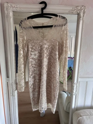 Klänning - Fin klänning från Model Behaviour 