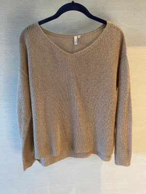 Tröja  - Brun oversized stickad tröja, bra skick. 