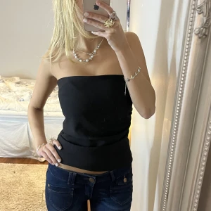 Topp - Säljer denna jätte snygga fest topp från zara🥰