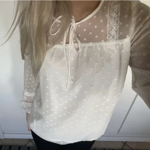 Blus från vila - Köpt i våras, nästan helt oanvänd!!