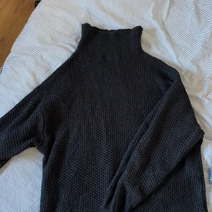 Stickad tröja  - (Tryck inte på köp nu direkt) kolla gärna min profil❤️