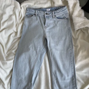 Ljusa jeans  - Ljusa jeans från Grunt. Nyskick.💕