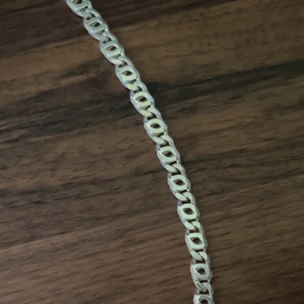 Oanvänt halsband, 50cm i längd, 6mm tjockt, 92,5% silver . Accessoarer.