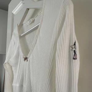 Långärmadtröja från Odd Molly  - Tight långärmad ribbad tröja från Odd Molly 🤍  Fint skick! Kanppt använd.  Material: 100% ekologisk bomull 