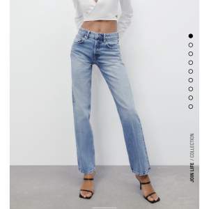 Säljer mina fina Zara Staright Jeans i storlek 34!🩵💙