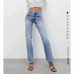 Zara Straight Jeans - Säljer mina fina Zara Staright Jeans i storlek 34!🩵💙