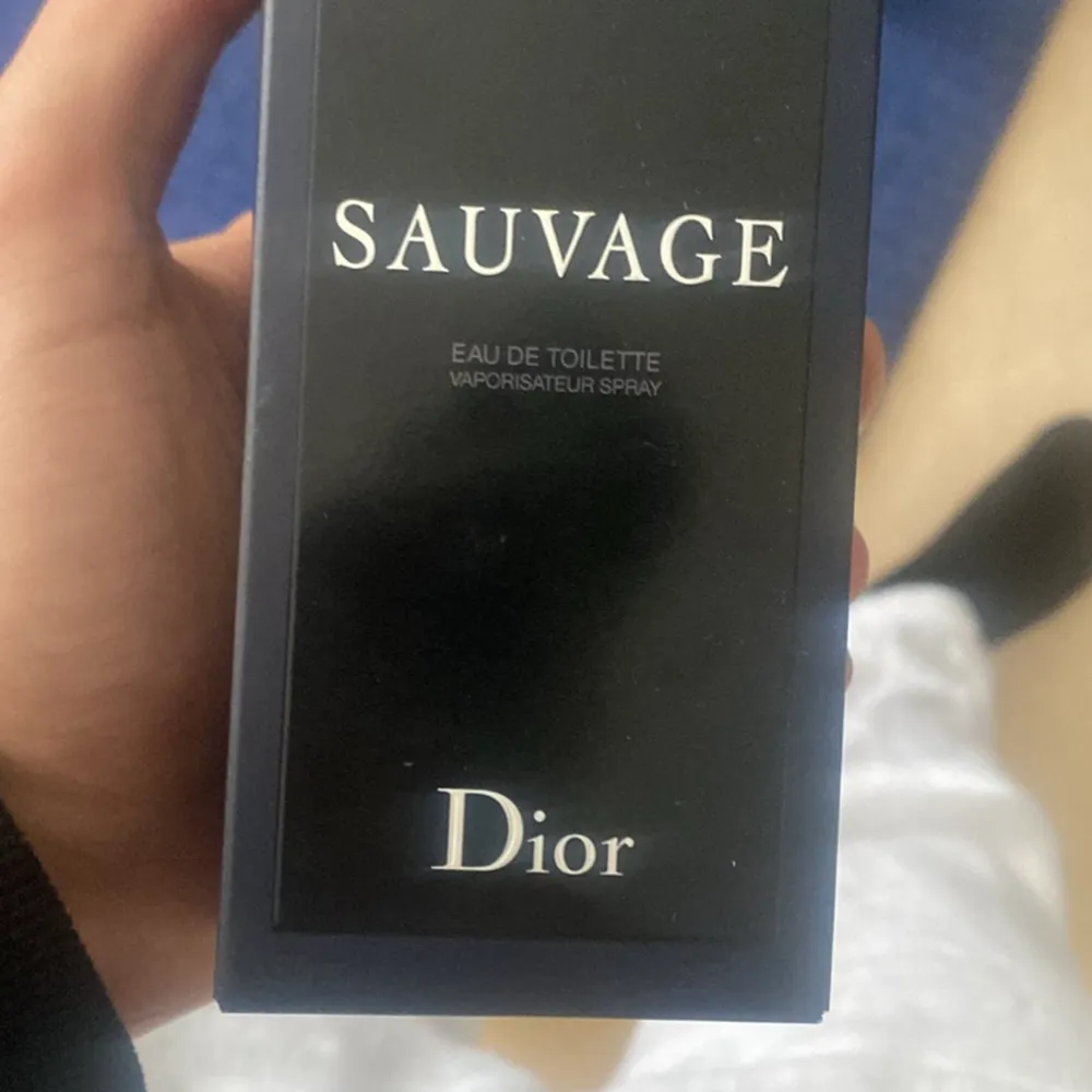 Säljer min dior sauvage parfym, den är äkta äkta och har kvitto på den. 60ml användes några gånger som bilden visar.. Övrigt.