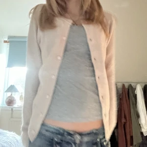 Kofta  - jätte fin kofta från H&M som tyvärr inte kommer till användning 💘pris kan diskuteras 