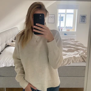 Stickad tröja - stickad tröja från vero Moda i storlek s🫶🏽