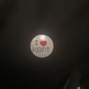 Jag gör flera pins kan göra custom Kent är bara ett exempel. Billigare frakt med frimärke som är 15kr 